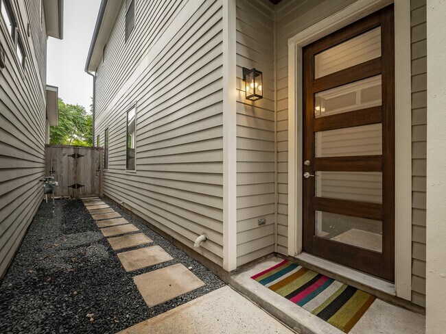 Foto del edificio - 210 E 32nd St