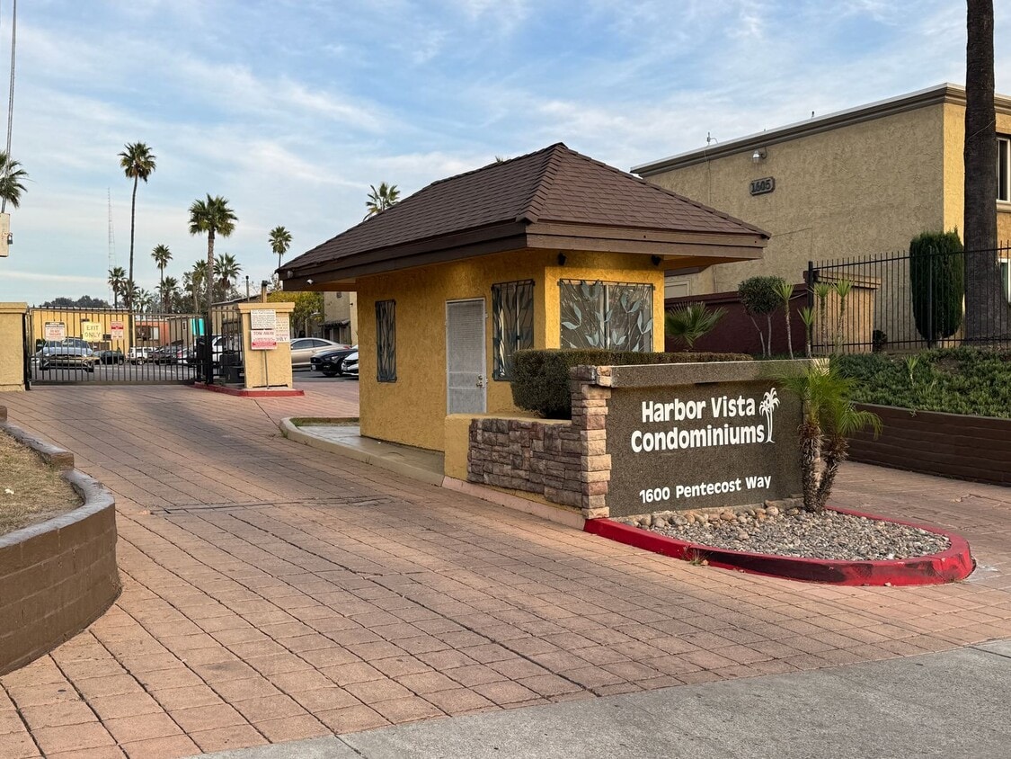 Primary Photo - 2 Bedroom Condo in San Diego