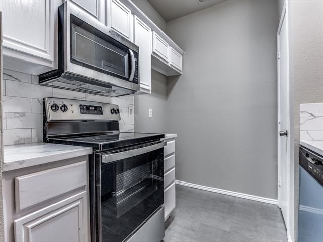 Building Photo - 3935 Pickett Pl Dr