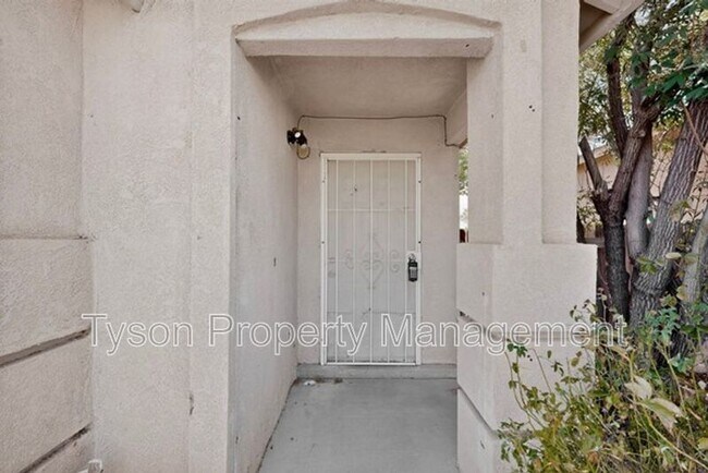 Foto del edificio - 1609 Rolling Rock Pl SW