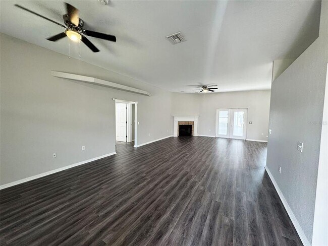 Building Photo - 346 Sterling Dr