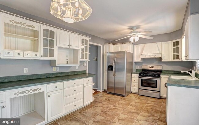 Building Photo - 5 Cardor Ct