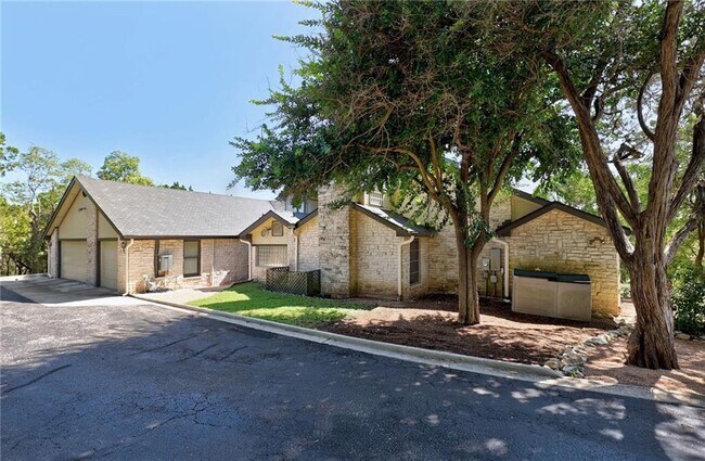 Building Photo - 8200 Hickory Creek Dr