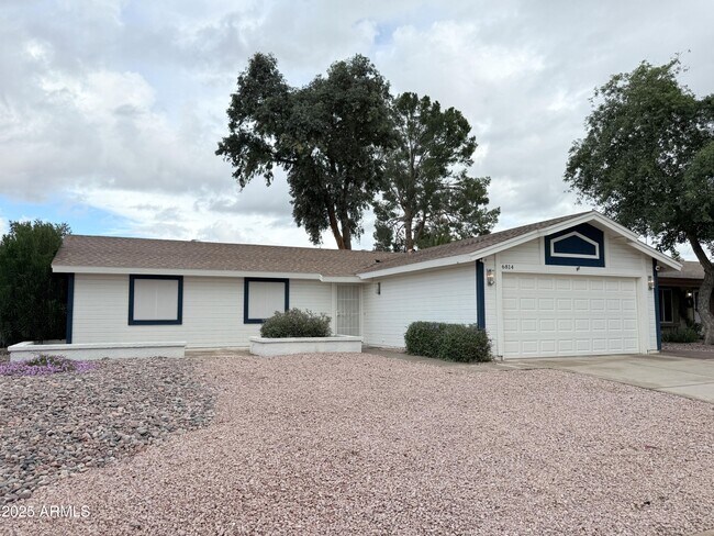 Foto del edificio - 6814 E Sandra Terrace