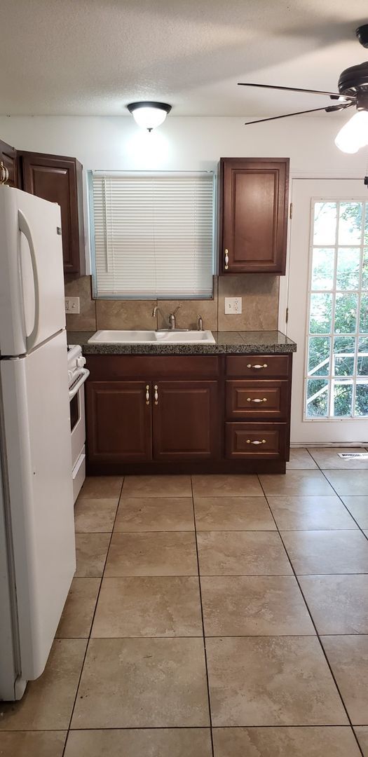 Building Photo - Beautifully updated home!!!