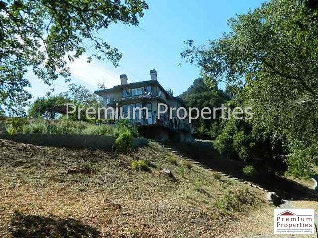 Foto del edificio - 59 Cedar Ln