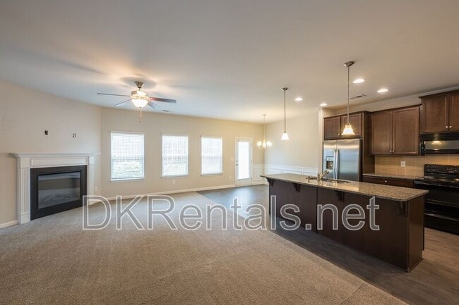 Building Photo - 2666 Pointcrest Way