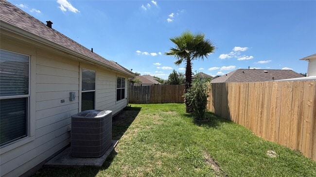 Building Photo - 8943 Farm Ridge Ln