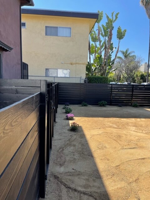 Foto del edificio - 13808 Moorpark St