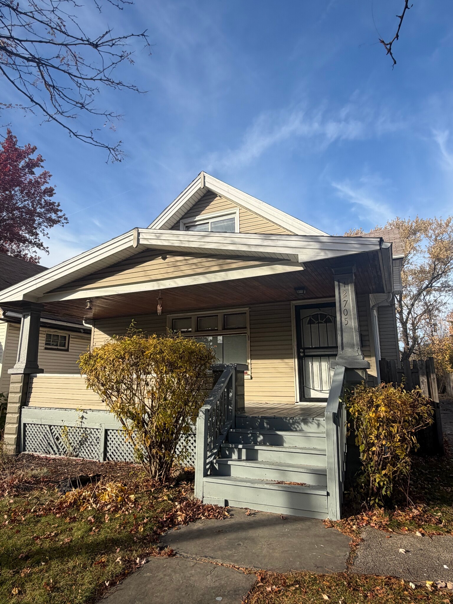 12705 Holborn Ave Cleveland, OH 44105 – photo 1
