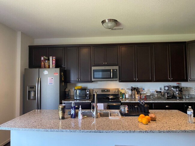 Foto del edificio - Welcome home to this beautiful 4-bedroom h...