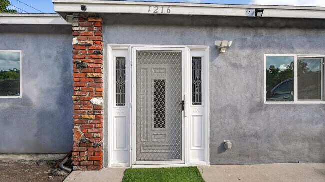 Foto del edificio - 1216 Butterfield Rd