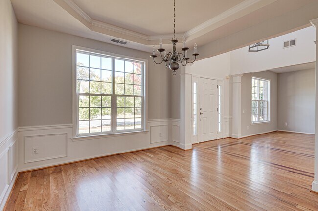 Building Photo - 2215 Axford Ln