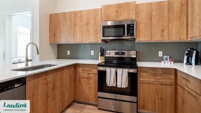 Building Photo - 5256 International Dr