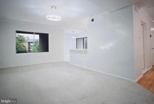 Building Photo - 11210 Cherry Hill Rd