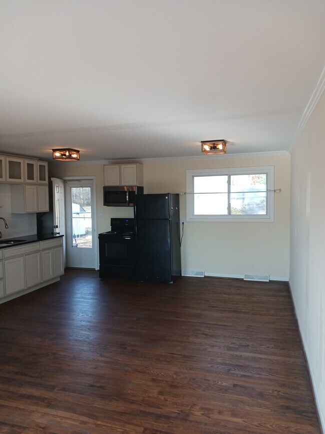 Foto del edificio - 7992 Lester Rd