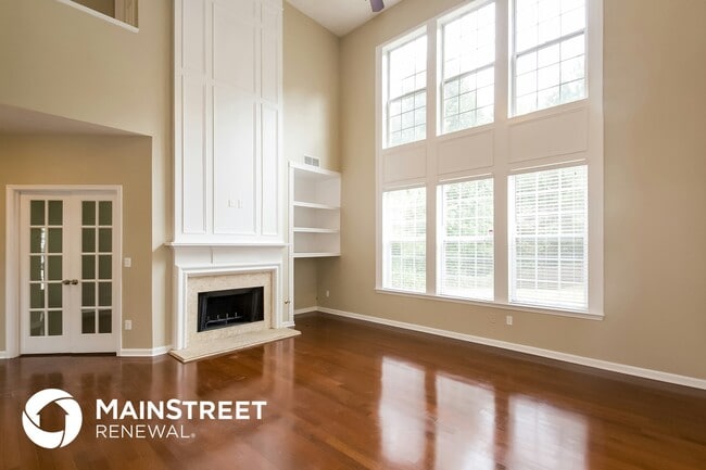 Building Photo - 3180 Elmendorf Dr NW