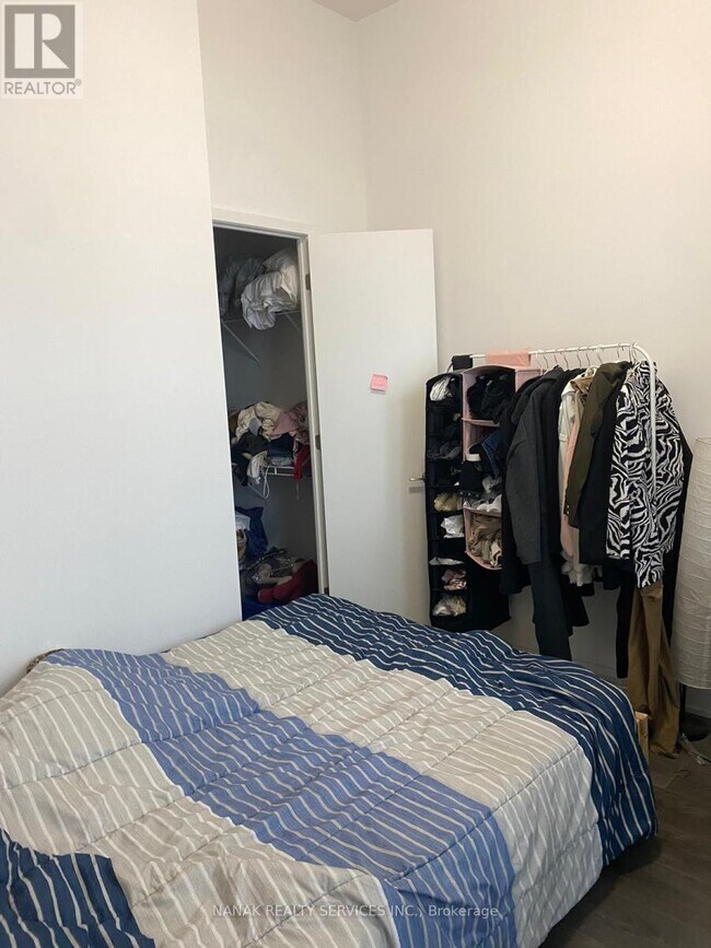 Building Photo - 8 Tippett Rd