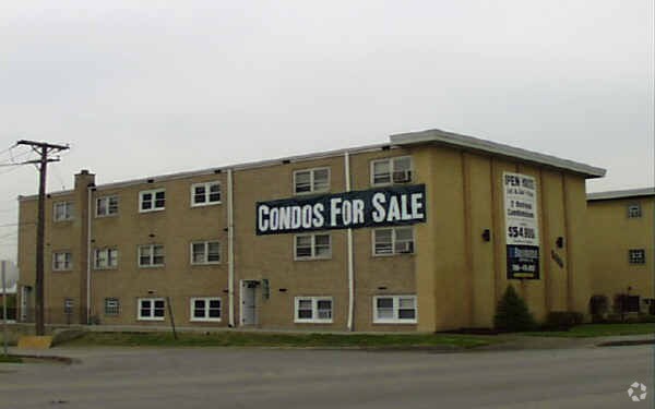 Building Photo - 6024-6028 S Archer Rd