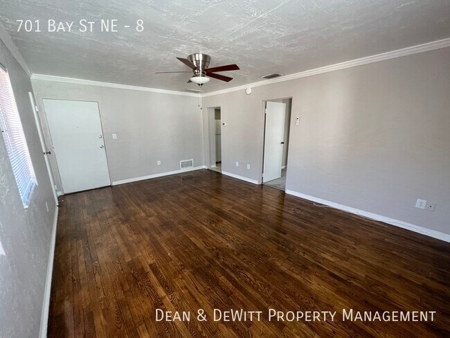 Photo - 701 Bay St NE Apartment