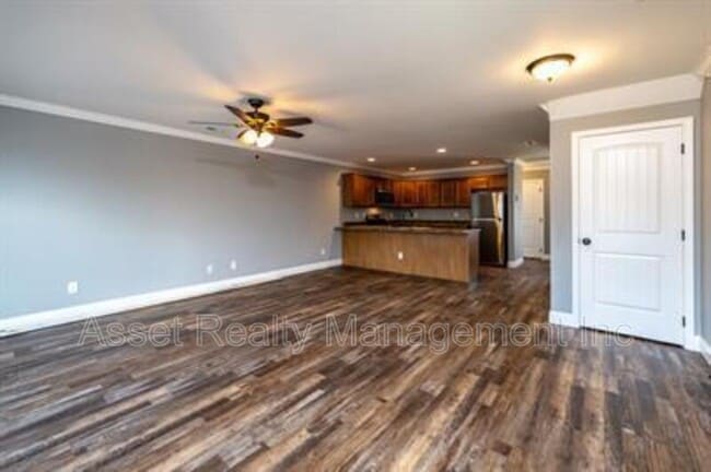 Building Photo - 919 Warrior Hill Dr