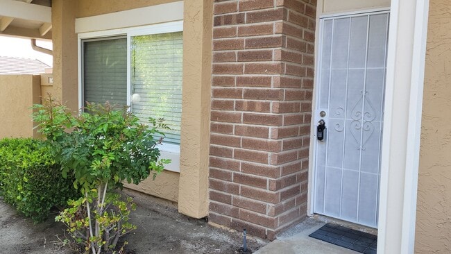 Building Photo - 2 bed 2 bath centrally located in Rancho B...