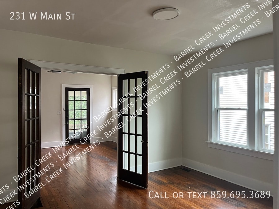Primary Photo - 231 W Main St