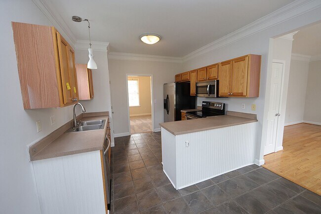 Foto del edificio - Lovely Four Bedroom Home in Convenient North Raleigh Location