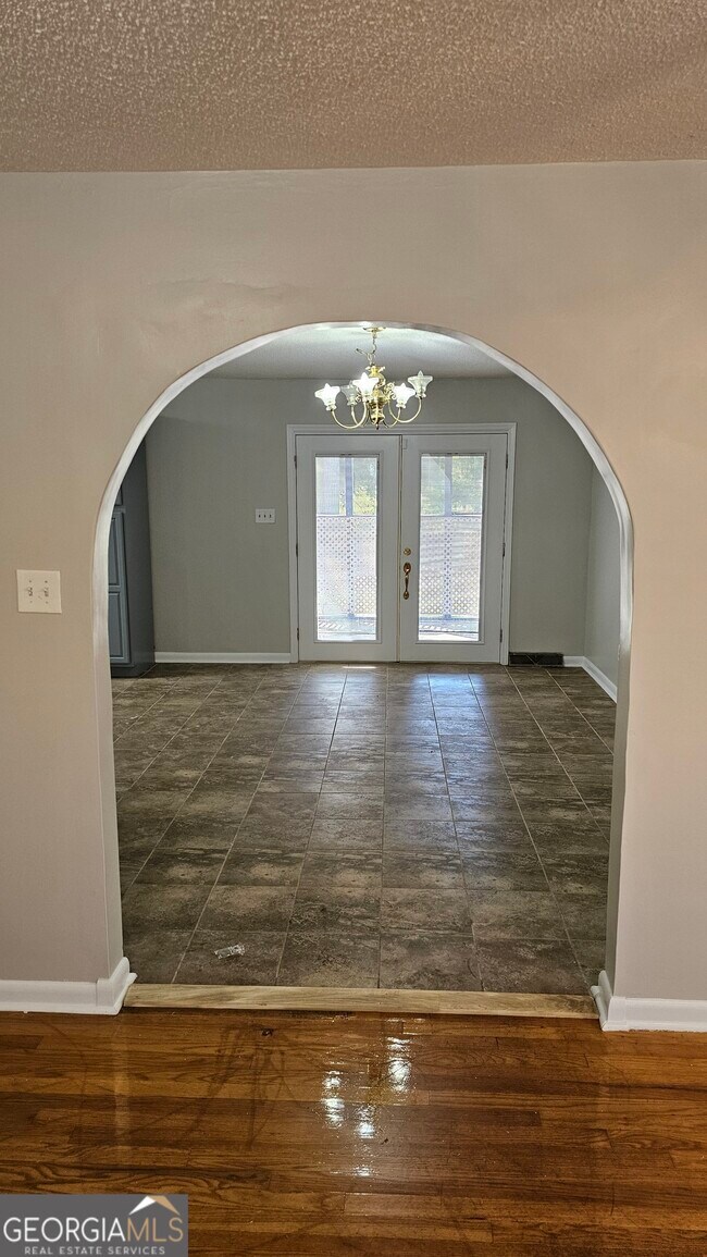 Foto del edificio - 213 Sunnydale Dr