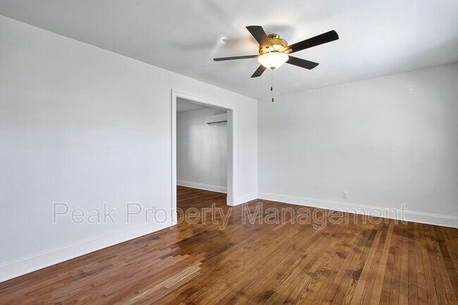 Foto del edificio - 110 Cox Ln