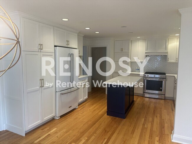 Building Photo - 1525 Cottage Ln