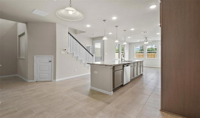 Foto del edificio - 7349 Hinsdale Dr