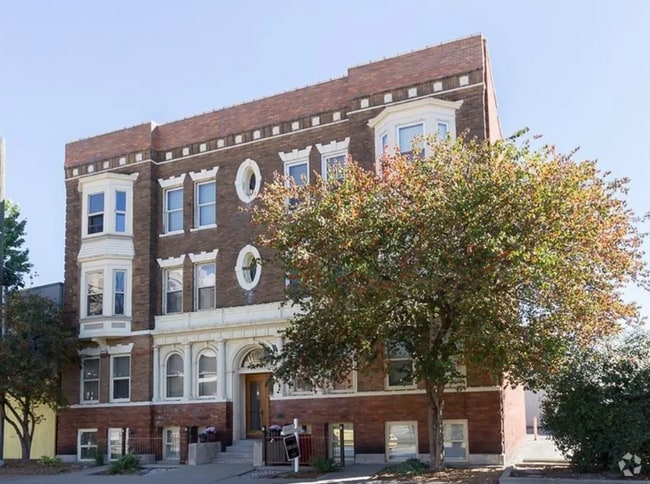 Building Photo - 643 Fort Wayne Ave