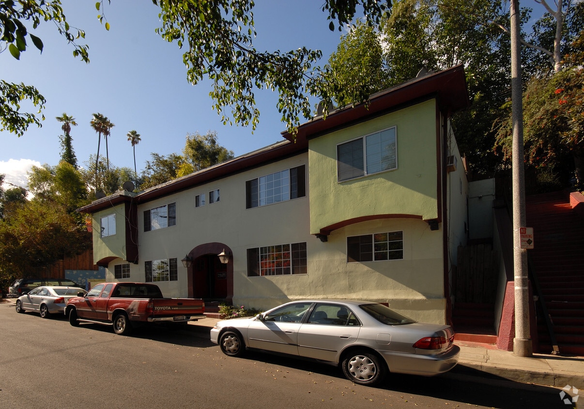 Building Photo - 3404 Larissa Dr
