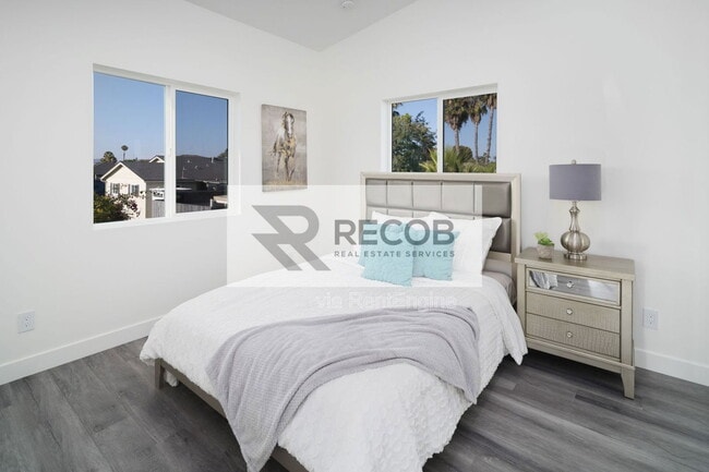 Foto del edificio - 4685 49th St