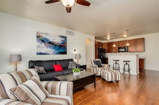 Building Photo - Stylish & Convenient Furnished Condo for Rent