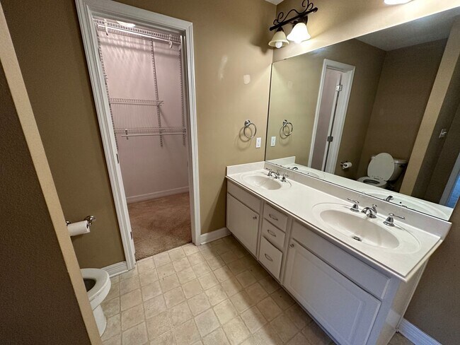 Foto del edificio - Beautiful 3 Bedroom House in Savannah Place