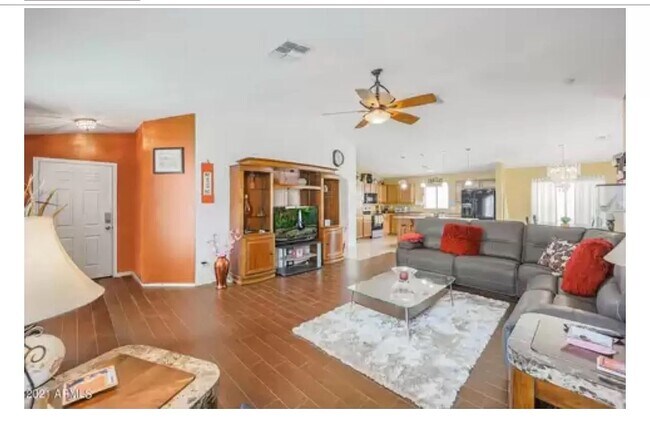 Sala de estar - 12741 W Pershing St