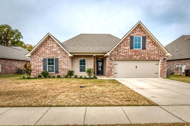 Building Photo - 650 Alder Ln