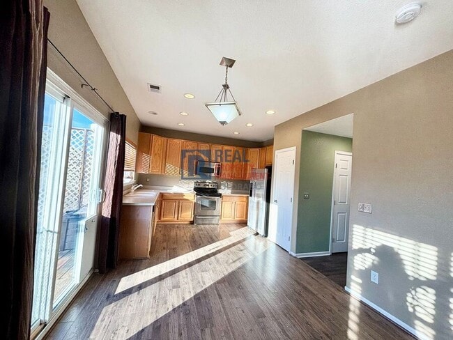 Building Photo - 43 Lovington St