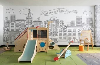 Interior Photo - Cascade Link at Douglas