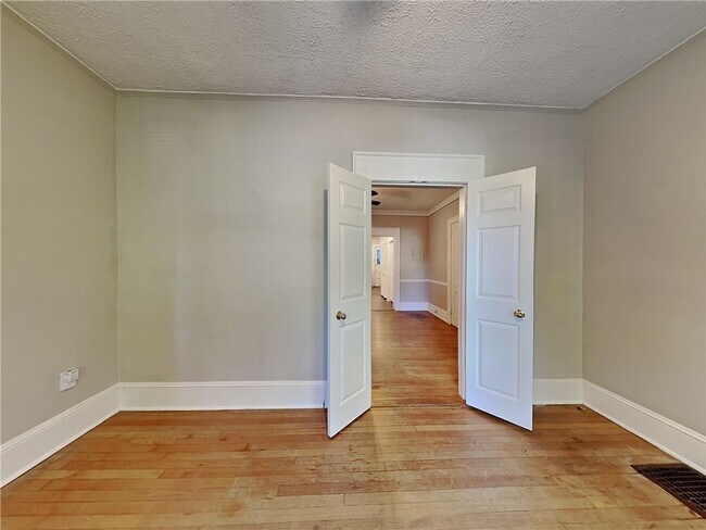 Foto del edificio - 1539 N Morningside Dr NE