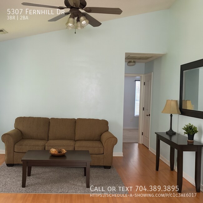 Building Photo - 5307 Fernhill Dr