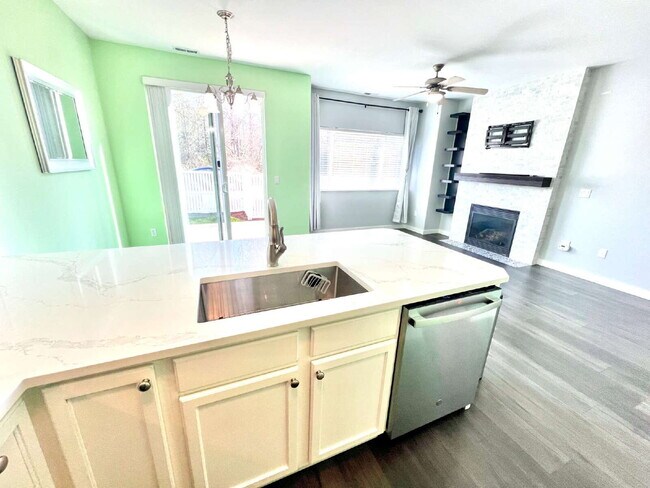 Foto del edificio - Move-In Ready Puyallup Townhome – Central Location, Easy Commute