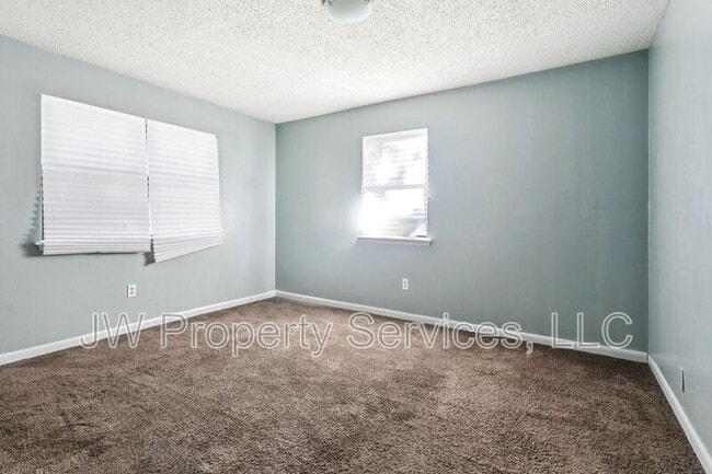 Building Photo - 206 Sunset Dr