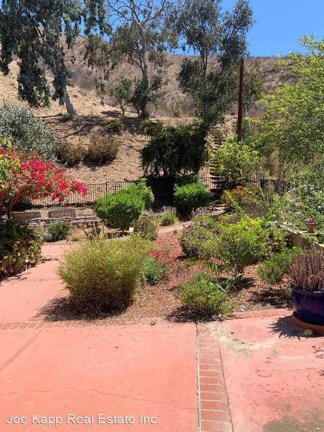 Building Photo - 4 br, 3 bath House - 1490 Via Arroyo