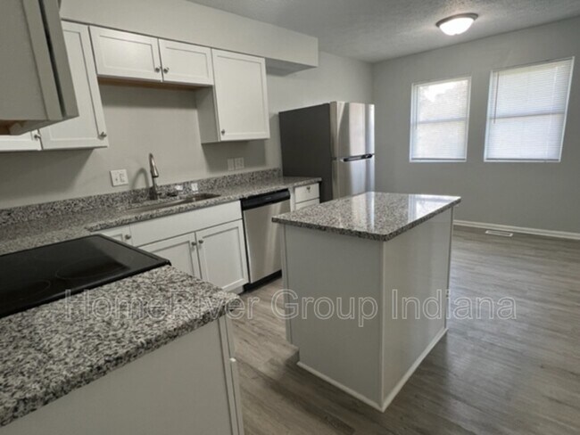 Building Photo - 809 Spring Valley Dr