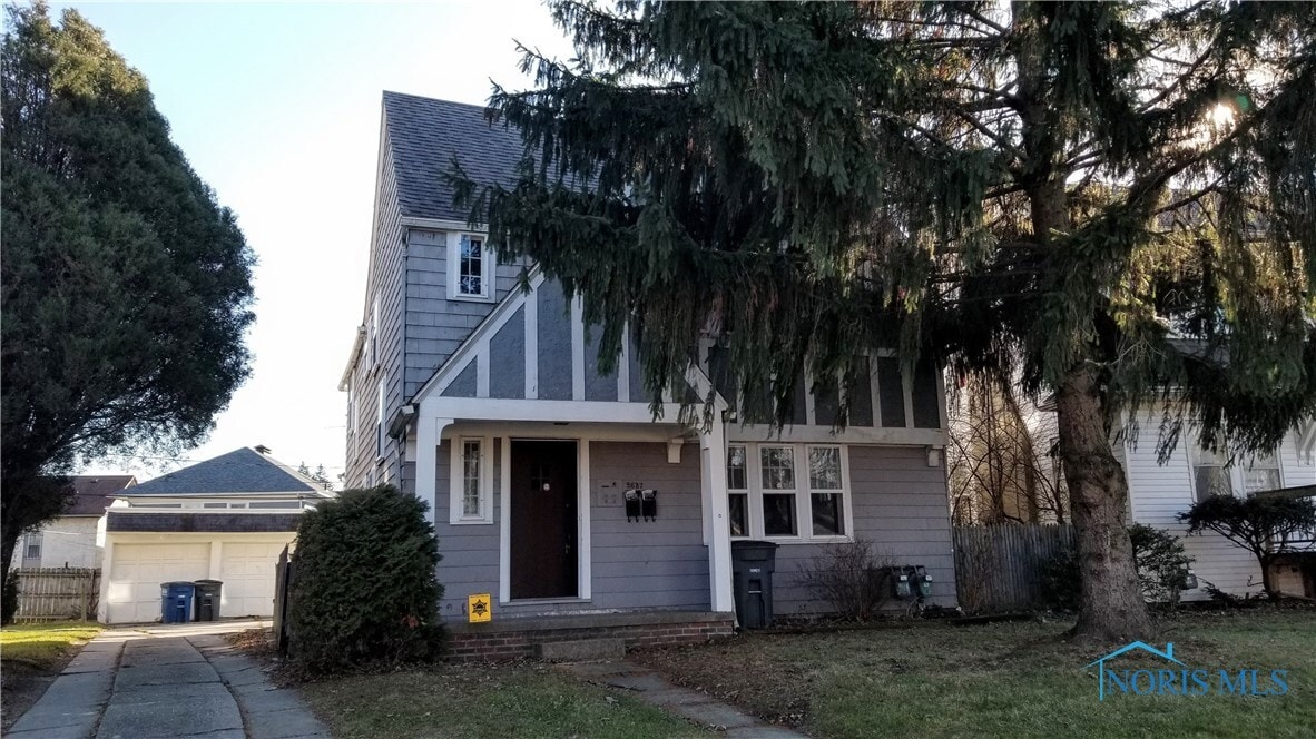 2637 Greenway St, Toledo, OH 43607 Room for Rent in Toledo, OH