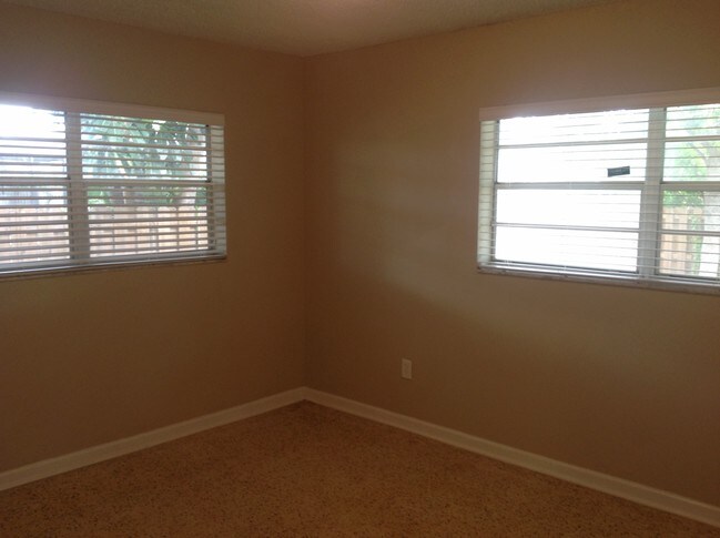 Building Photo - 9560 Caribbean Blvd