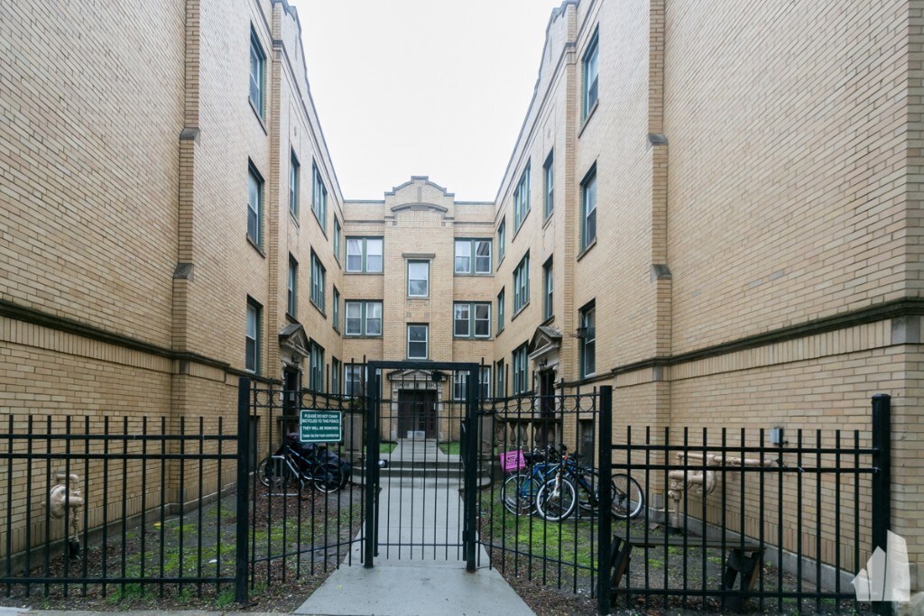 Foto principal - 1910 W Winnemac Ave